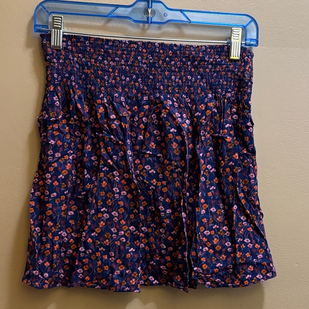 Vibrant Floral Mini Skirt - Picture 2 of 2